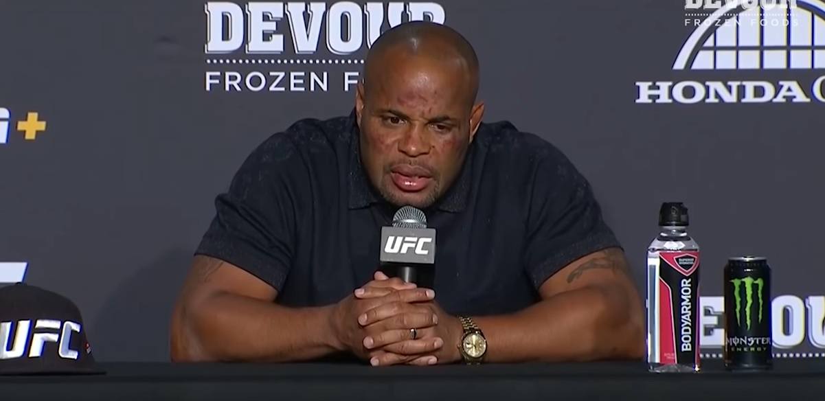 Daniel Cormier Simone Biles