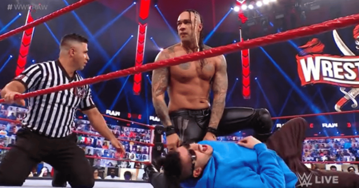 WWE wrestlers must follow new edict during commercial break