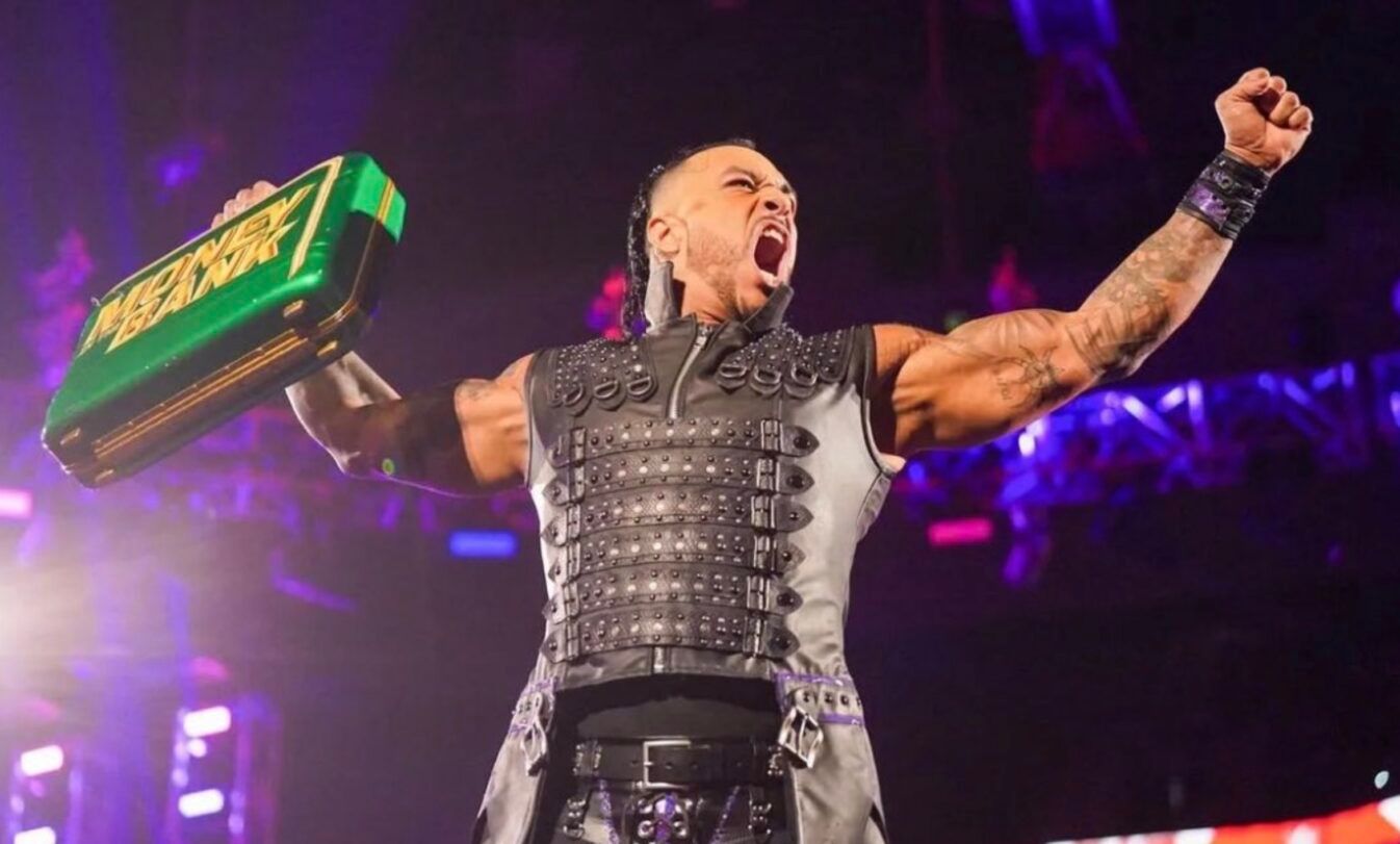 Top Superstar Earning High Praise