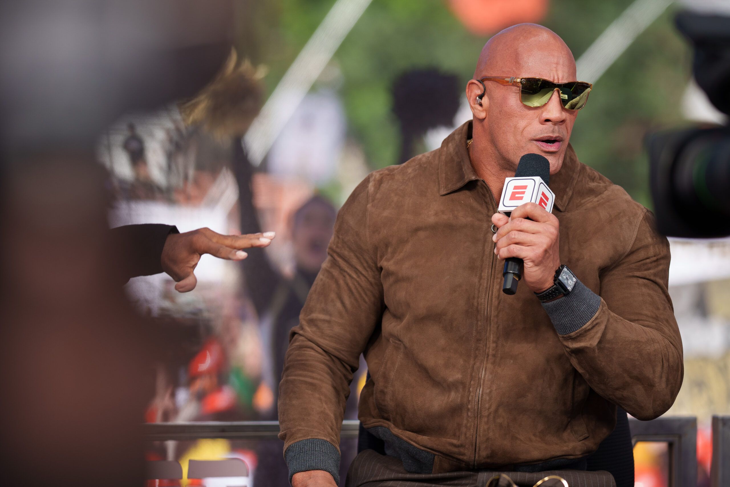 the rock, wrestlemania 40, roman reigns