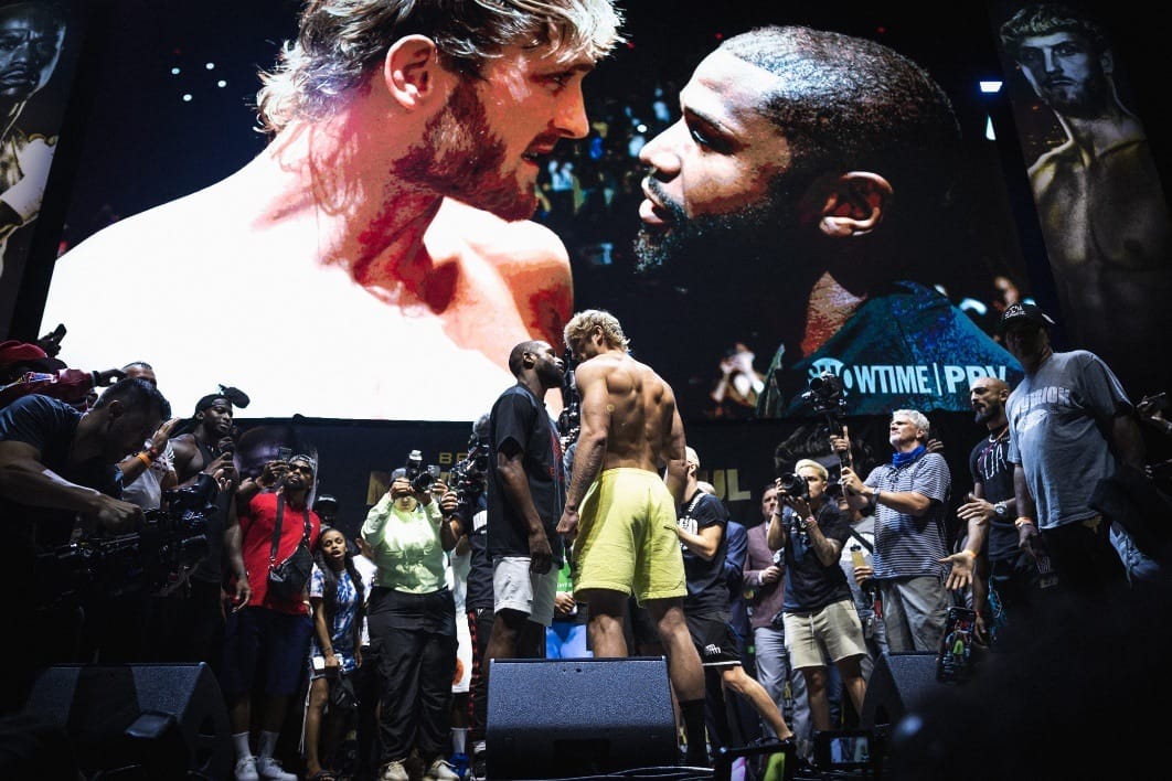 Floyd Mayweather Logan Paul