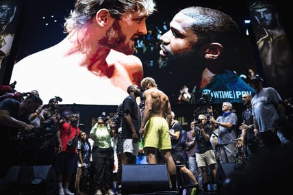 Floyd Mayweather Logan Paul