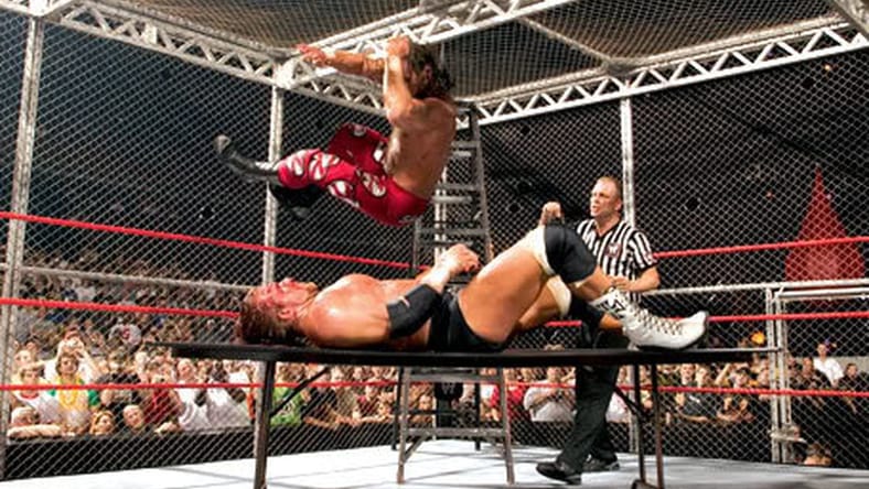 15 Greatest Hell In A Cell Matches In WWE History (Photos)