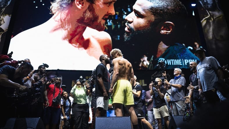 Floyd Mayweather Logan Paul