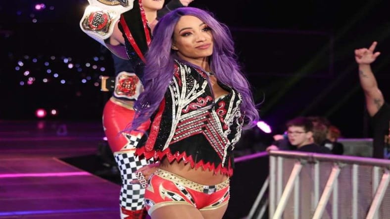 Booker T Believes Sasha Banks Should Swallow Her Pride