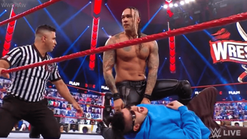 WWE wrestlers must follow new edict during commercial break