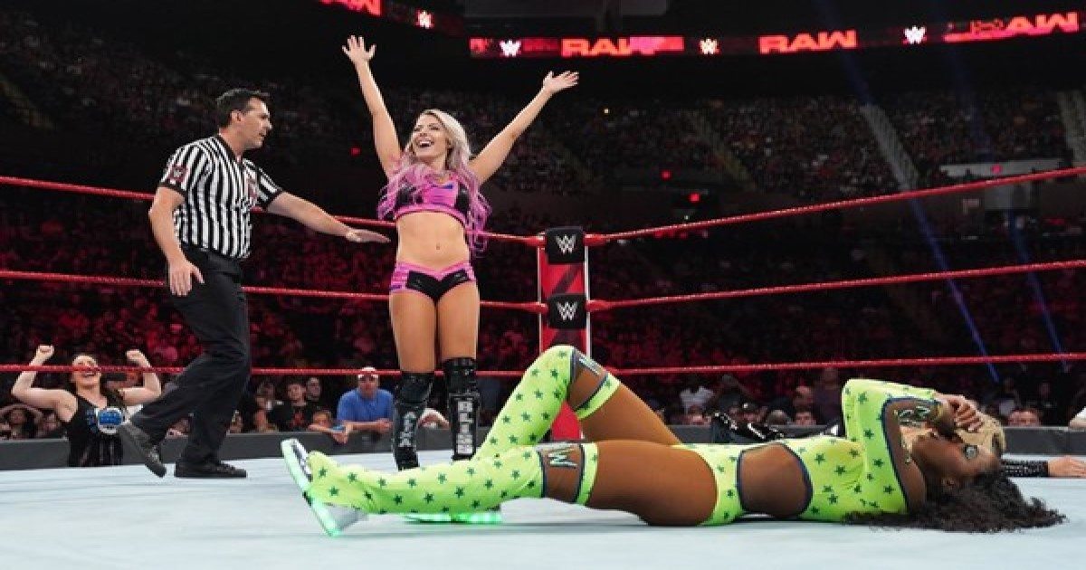 Alexa Bliss and Naomi