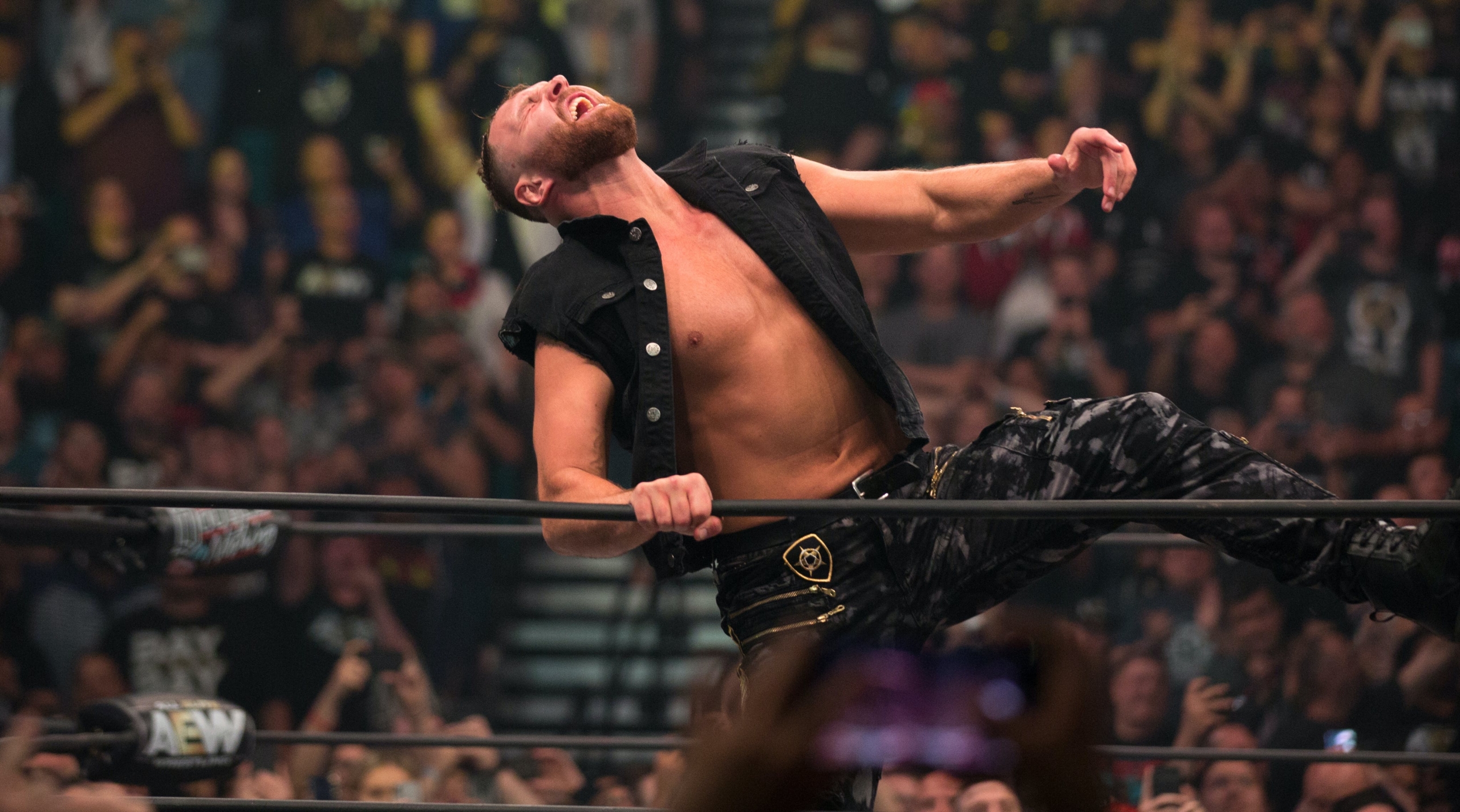 Find out how AEW Jon Moxley told fans how he was going to be a dad
